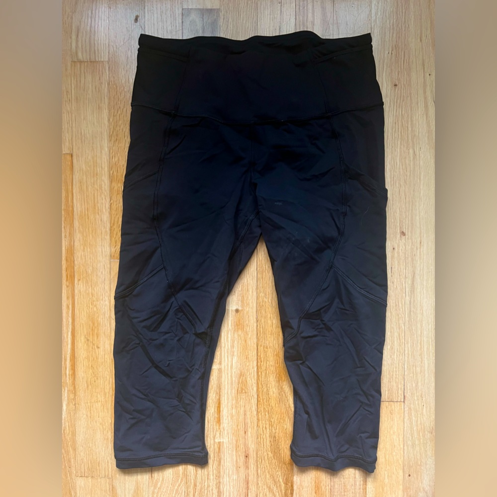 Lululemon crops size 8